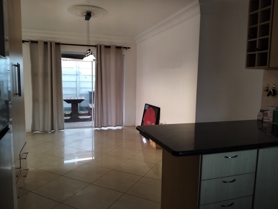 To Let 3 Bedroom Property for Rent in Eikenbosch Western Cape